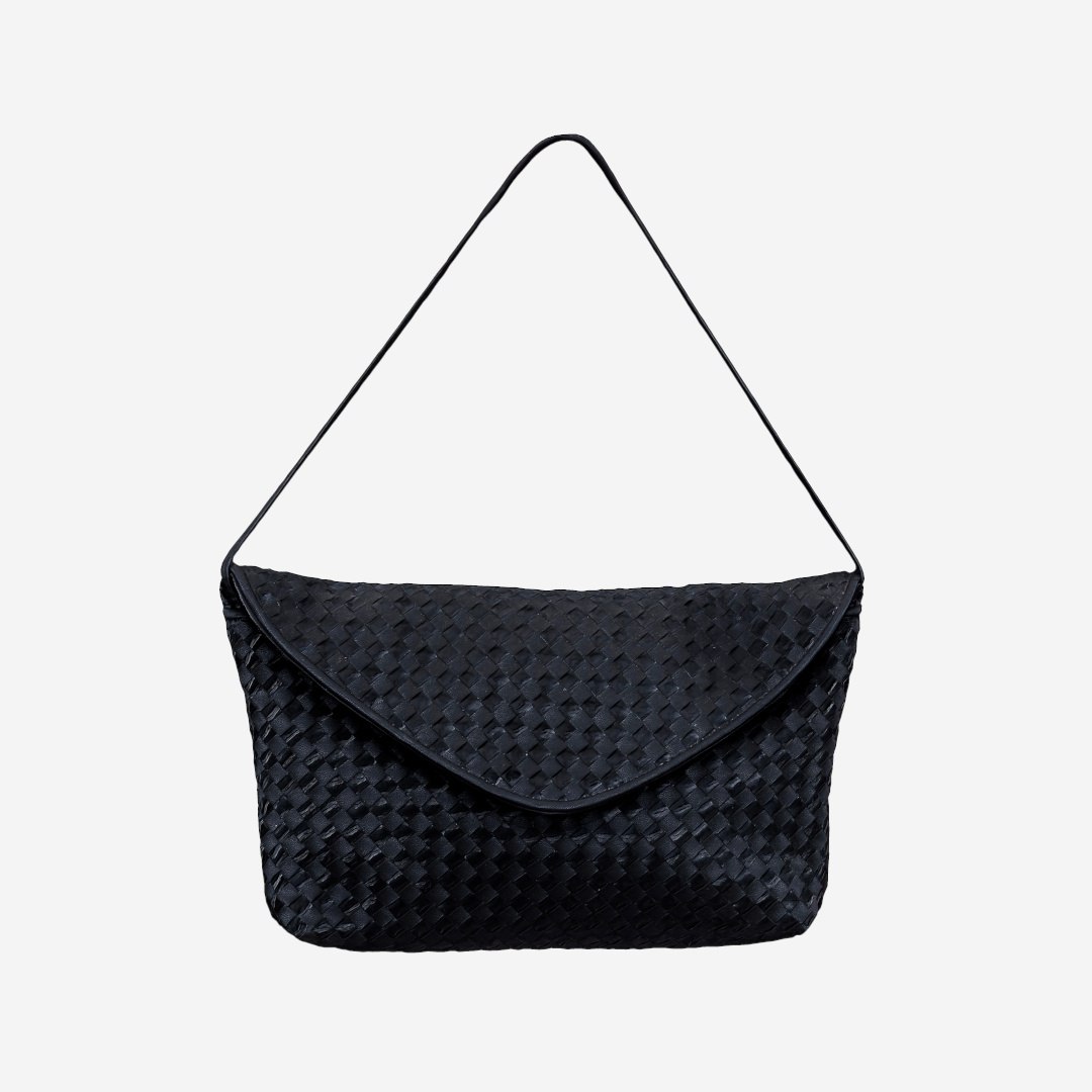 12 handbags 3D model https://p.turbosquid.com/ts-thumb/cN/seSvT4/QcwJdGX4/polygonalminiatures3dclothinghandbagblackmazehandbagpurse_00000/jpg/1596378400/1920x1080/fit_q87/eadb2d357ac01c15b7f32d345384eae43ea97990/polygonalminiatures3dclothinghandbagblackmazehandbagpurse_00000.jpg