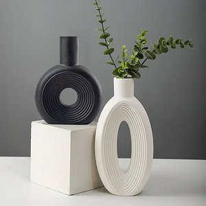 Round Vase