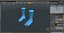 Lange Socken blau auf dem Fuß stehend