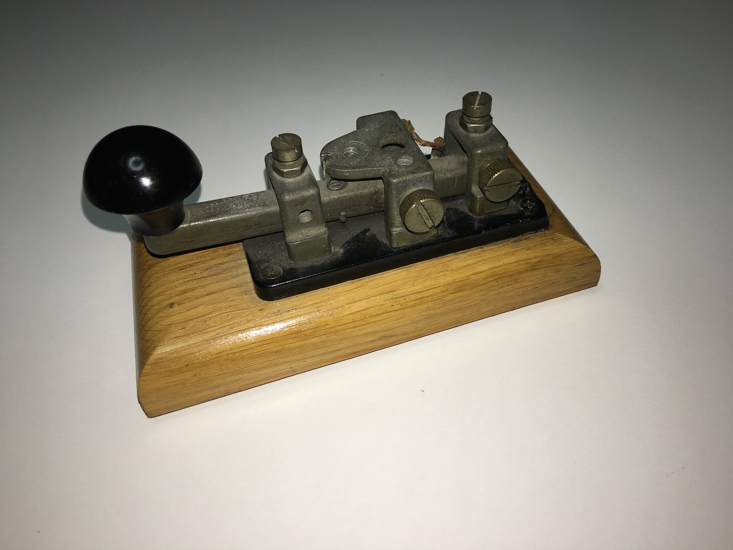 telegraph key 3d obj https://p.turbosquid.com/ts-thumb/eG/cj7AjR/ayy18ZdW/img_2183/jpg/1483810207/1920x1080/fit_q87/1325d3351aee4bc99ee4c22b4b05e3c9d69eee0b/img_2183.jpg