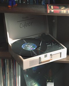 Realistic Vintage Cream Record Player