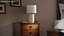 Lámpara de mesa elegante con pantalla de tela