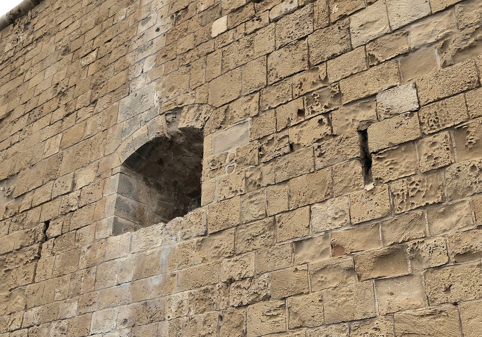 Walls of the old fortress 3D https://p.turbosquid.com/ts-thumb/k7/1e6FLS/4n/890890789987/jpg/1640803092/1920x1080/fit_q87/17b709f6f3658ae43eb7b87e07ebb9f1d8ed9424/890890789987.jpg