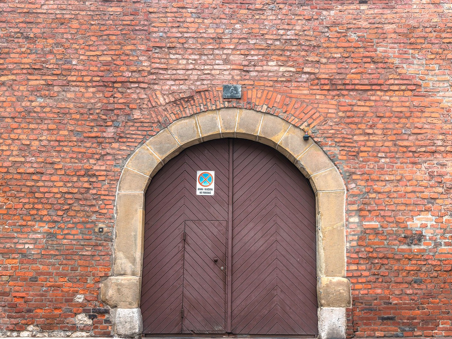 3d model of old city gate 16k https://p.turbosquid.com/ts-thumb/kT/S8wnam/WEDv0RdV/090/jpg/1448932520/1920x1080/fit_q87/e9114924130bdc69966c24e47c21bd53a70ac7b4/090.jpg
