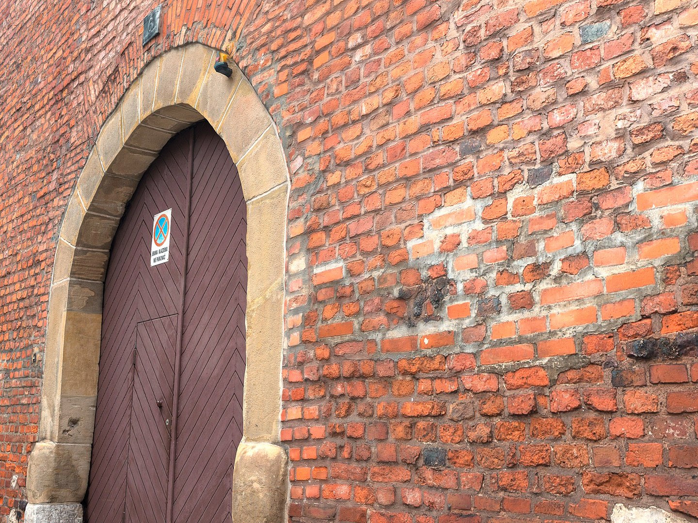 3d model of old city gate 16k https://p.turbosquid.com/ts-thumb/kT/S8wnam/n3tUJUM6/908909/jpg/1448932542/1920x1080/fit_q87/a6b152937c5aa80d5bd02e9a4e9f4524093709f5/908909.jpg