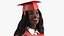 Pose de pie de mujer con vestido de graduación de piel oscura
