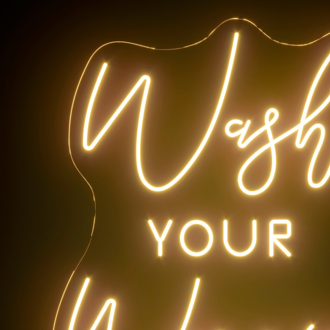 Neon 331 model https://p.turbosquid.com/ts-thumb/le/dD2WsN/rh/2/jpg/1788720981/1920x1080/fit_q87/f3e6d9c9ae71b8bd662b5ef52675529ae4602e26/2.jpg
