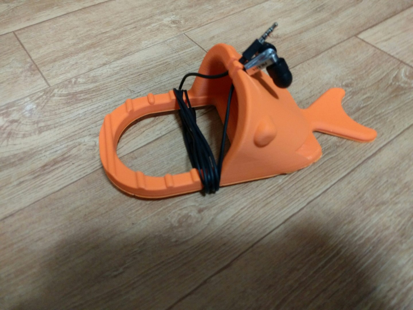 3d carp cell phone holder https://p.turbosquid.com/ts-thumb/mA/VIVxzY/o6kYnznS/carpcellphoneholder3/jpg/1488717840/1920x1080/fit_q87/a03fa67b49eb28071bd2321c8573cfd02c65f9ed/carpcellphoneholder3.jpg