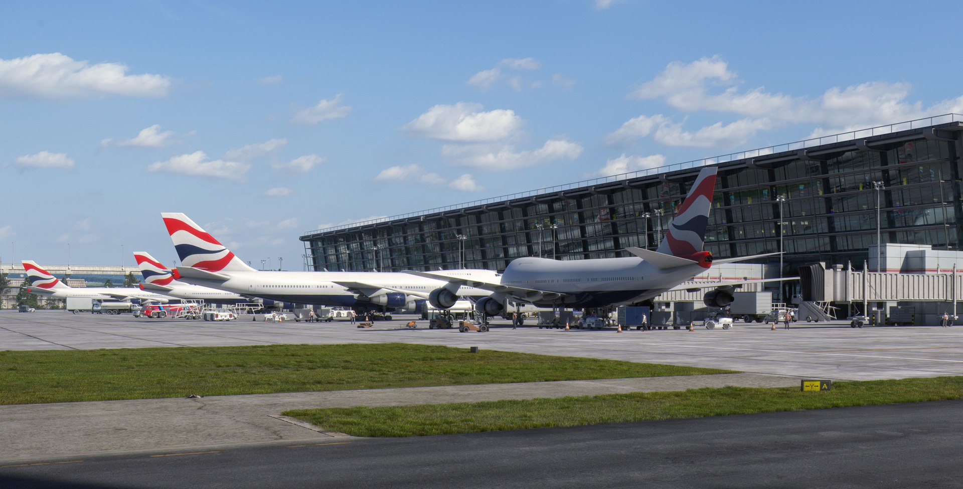 Airport terminal 3D model 3D model https://p.turbosquid.com/ts-thumb/mI/4Qg569/FT/crop_01/jpg/1743070307/1920x1080/fit_q87/66a1d92ca882affcb203977b9986baddf7ec265d/crop_01.jpg