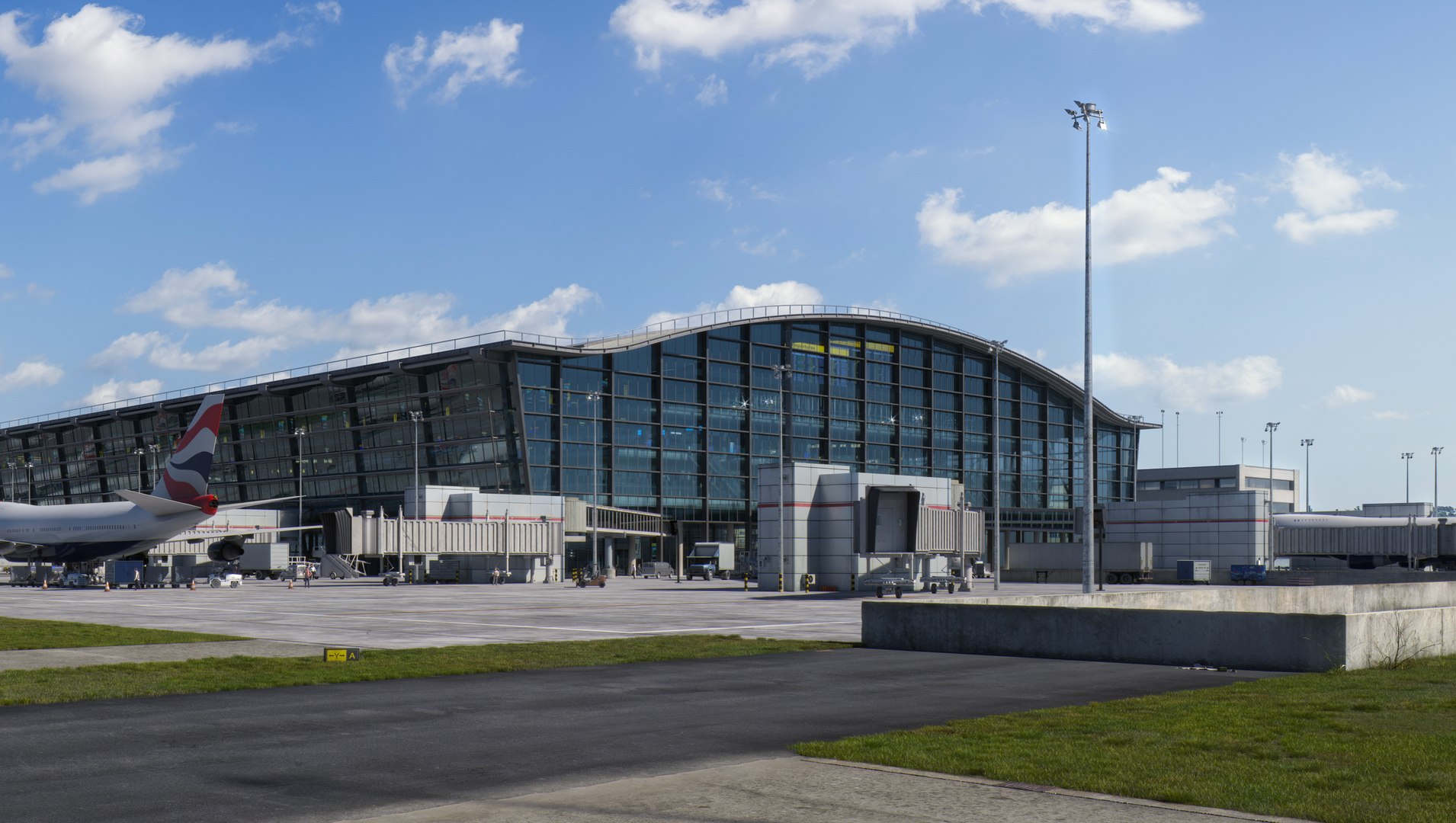 Airport terminal 3D model 3D model https://p.turbosquid.com/ts-thumb/mI/4Qg569/Zd/crop_02/jpg/1743070309/1920x1080/fit_q87/4c8a4fc8f17597b88400f4a217d6f0bffa0574b3/crop_02.jpg