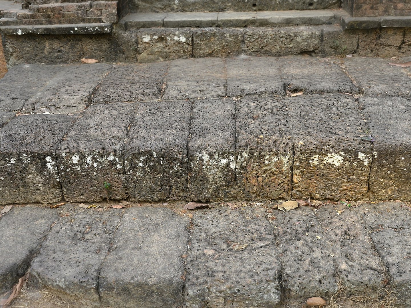 3D model Angkor Thom Temple https://p.turbosquid.com/ts-thumb/ml/V5bDAT/fn/8978989/jpg/1458770073/1920x1080/fit_q87/d62b6f4c81a13e00744597472e52cfe423124577/8978989.jpg