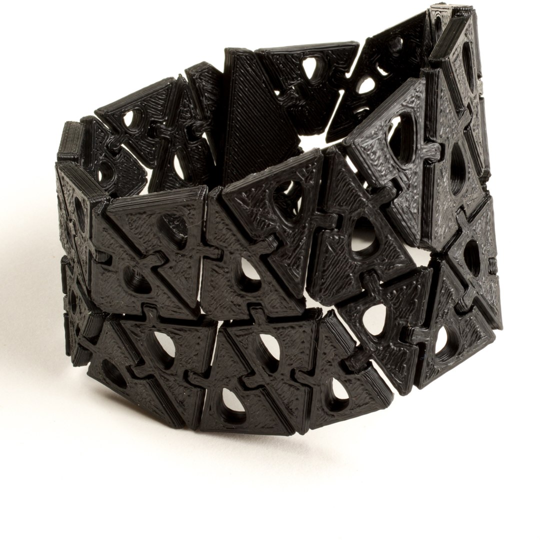kinematic bracelets 3d 3ds https://p.turbosquid.com/ts-thumb/o3/B6R6cB/Bwo9KtYg/d93e1a01cbec4fde33c3ab5a80e1eab9/jpg/1476117665/1920x1080/fit_q87/ea9b087ec69ce383995c13c00e512722a408ca52/d93e1a01cbec4fde33c3ab5a80e1eab9.jpg