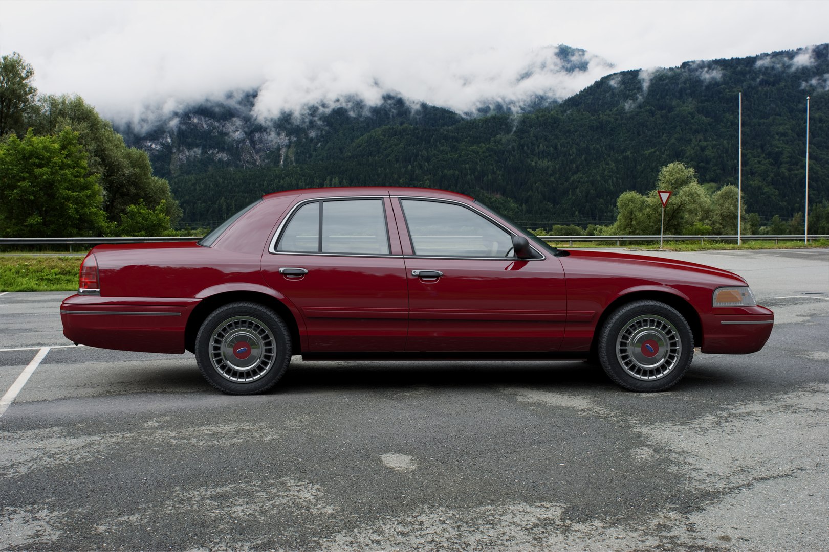Ford Crown Victoria 1998 3D https://p.turbosquid.com/ts-thumb/or/bl2U8a/jU/fordcvcililprw2/jpg/1762530172/1920x1080/fit_q87/f6601d584fec676cb7ddb942c31b6817575c3a01/fordcvcililprw2.jpg