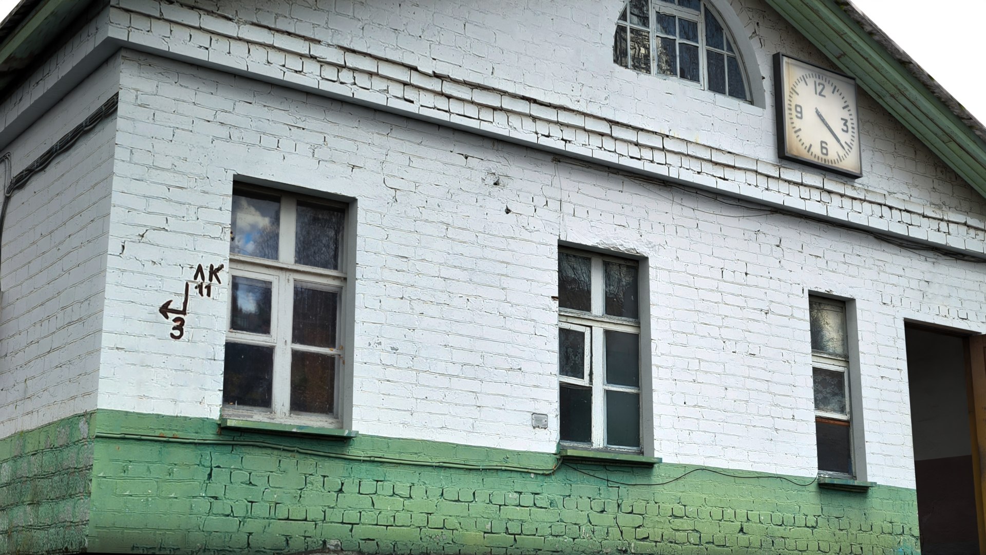 3D Old Soviet checkpoint model https://p.turbosquid.com/ts-thumb/pe/Ml5tgV/7s/202110208/jpg/1634743772/1920x1080/fit_q87/338b9cd1c642e29efe8a5d967577fbe32d2ce97f/202110208.jpg