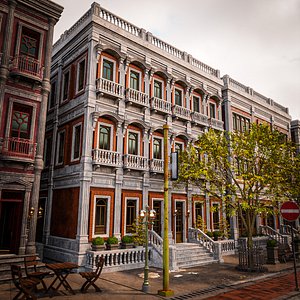 MODULAR BUILDING WITH INTERIOR KITBASH 06 3D model