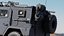 Carro blindado militar equipado com interior