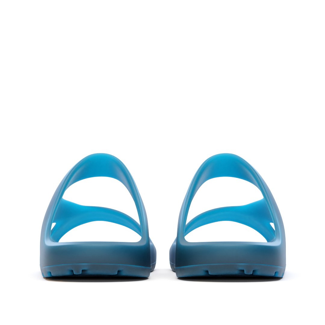 Bottega Veneta Band Slides 3D https://p.turbosquid.com/ts-thumb/qD/3NWjx8/jA/0008_3/jpg/1658254544/1920x1080/fit_q87/00758d829d330a2ba710afb374849ccd493c6eae/0008_3.jpg