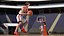 Adolescente jogando basquete