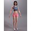 Fille en tenue de sport