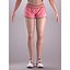 Fille en tenue de sport