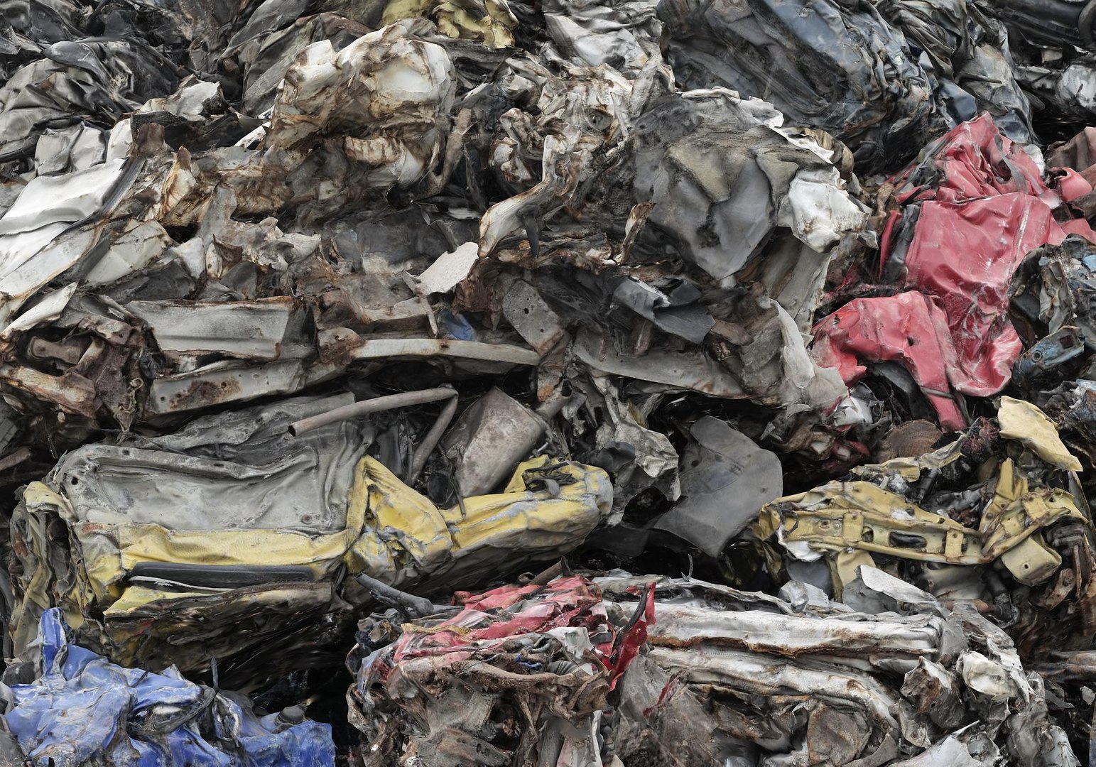 3D Crushed cars  heap Industrial Garbage Heap https://p.turbosquid.com/ts-thumb/wP/raLRkf/8h/z09900/jpg/1716533375/1920x1080/fit_q87/e46b157619883f65949b2b068c91c4fce98ecf07/z09900.jpg