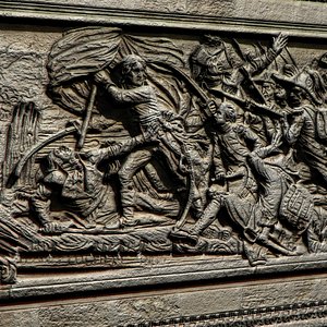 Arc de Triomphe Sculpture