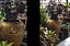 Antique Shang and Zhou bronze vase for print
