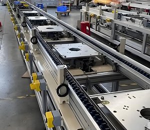 3D Automated Pallet Handling with Lifter  Incline Options -  Heavy-Duty Gravity Conveyor