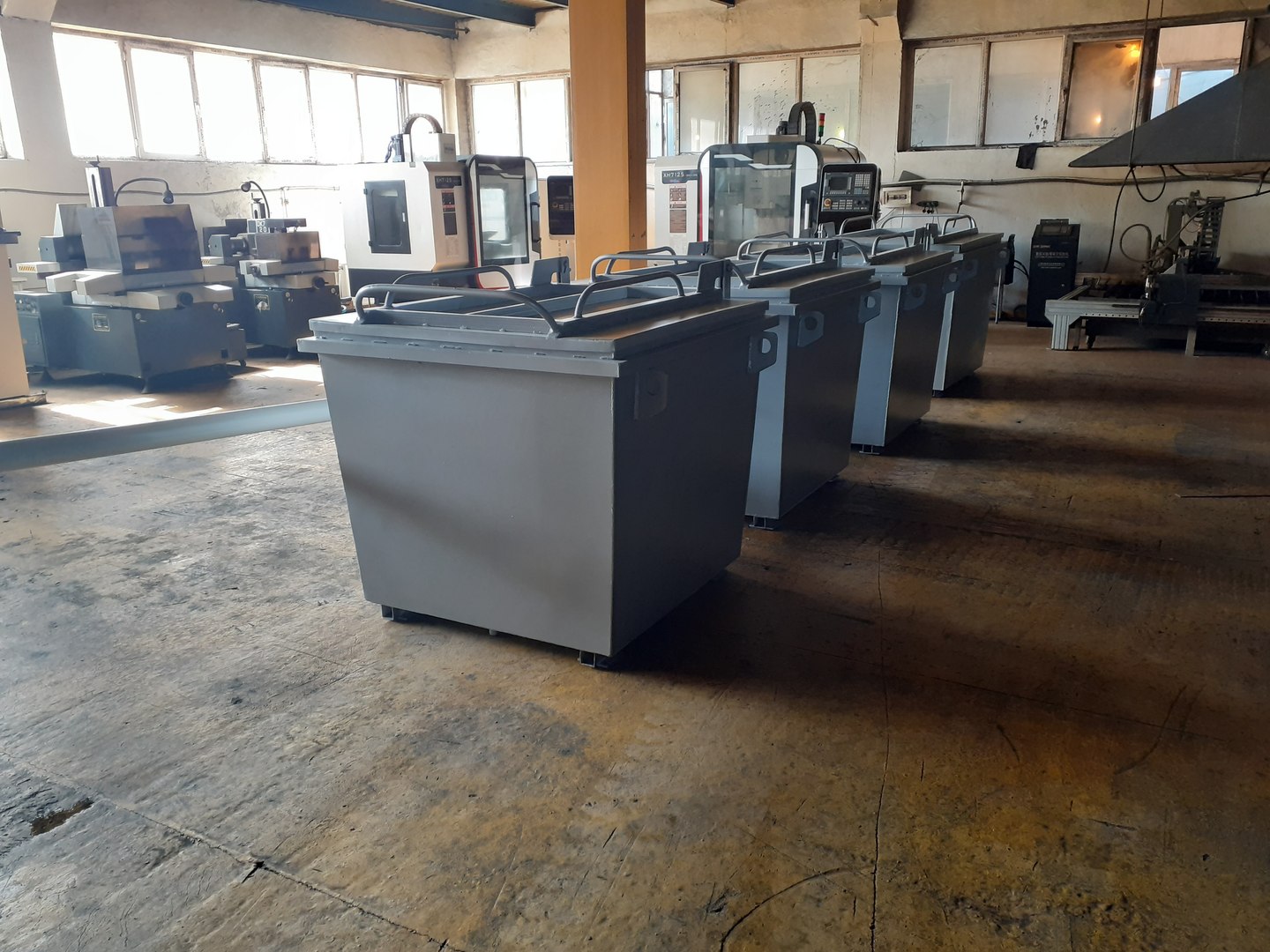 3D Large Wheeled Garbage Bin with Lid   Industrial Mobile Trash Container 1100L 3D Model https://p.turbosquid.com/ts-thumb/zW/HrOJ65/kf/20200814_161243/jpg/1771442546/1920x1080/fit_q87/2550003b1e713434cc62c5bfdb09d682e0529463/20200814_161243.jpg