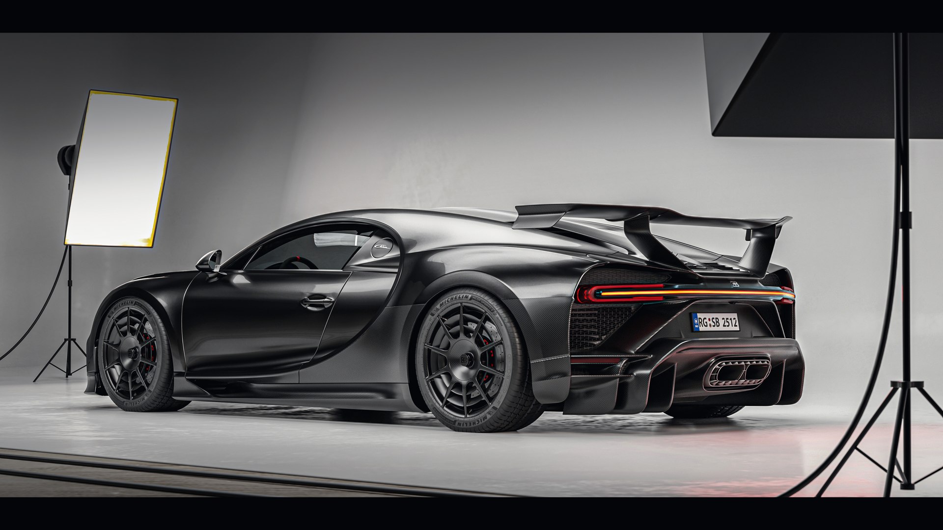 3D Automotive Studio Scene model https://p.turbosquid.com/ts-thumb/zZ/hvVnk9/b3/4/jpg/1712308316/1920x1080/fit_q87/a3fdc0064dfe479239b3879d4037f5ed0b0676d0/4.jpg