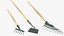 Dame et homme âgés truqués avec collection d'outils de jardinage